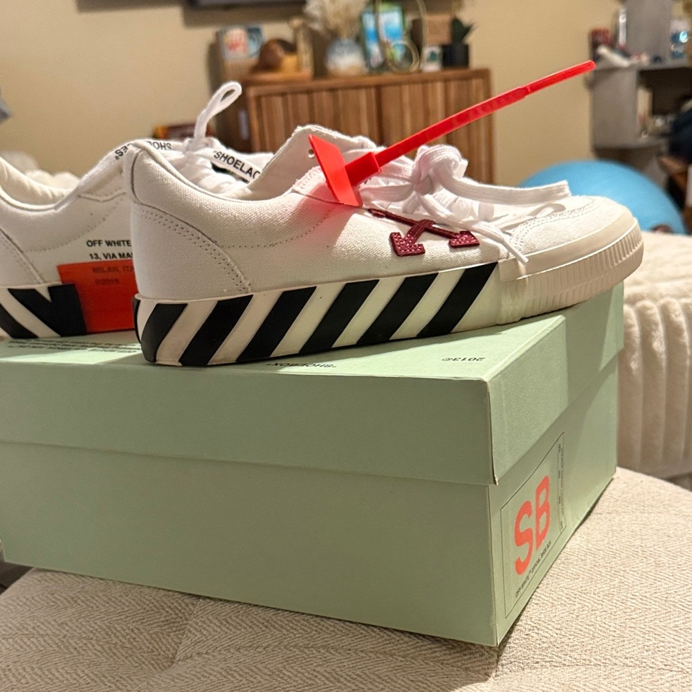 Off-White Classic and Original White and Black Sneakers